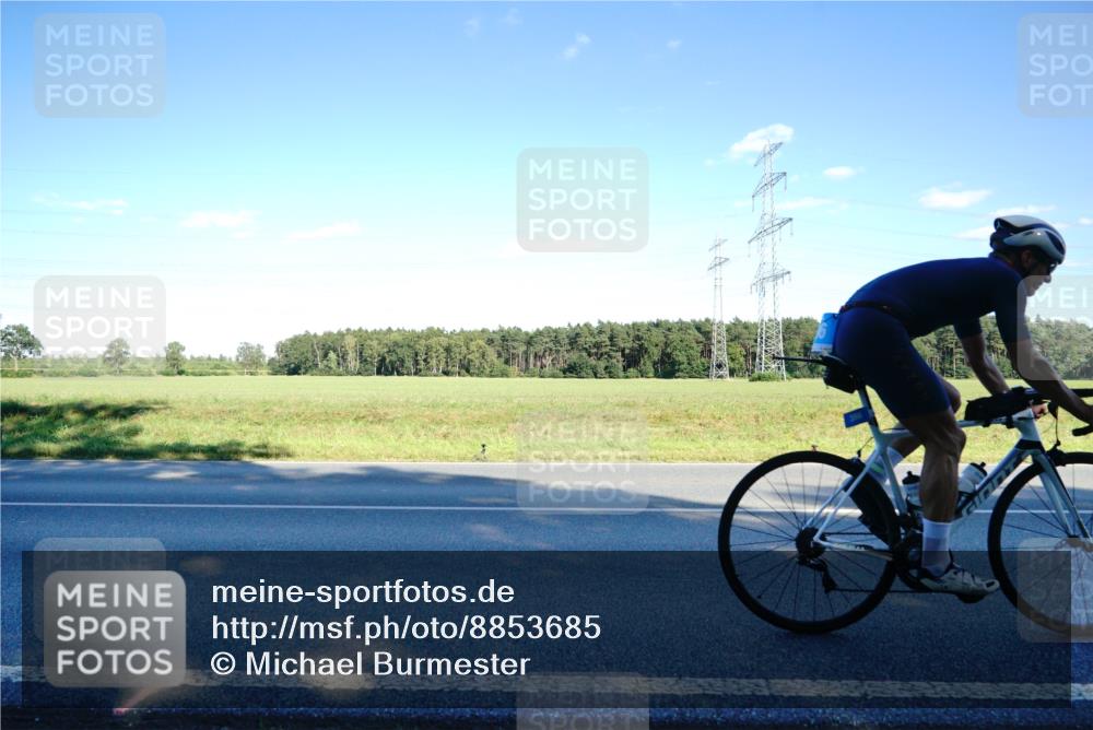 07.09.2025 - 19. Norderstedt Triathlon Michael Burmester http://msf.ph/oto/8853685 07.09.2025 16:04:50 Radfahren 376, 396, 918, 924, 1427 meine-sportfotos.de