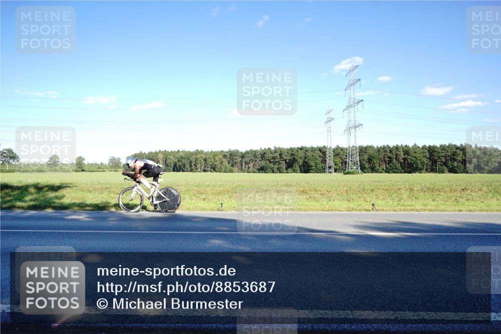 07.09.2025 - 19. Norderstedt Triathlon Michael Burmester http://msf.ph/oto/8853687 07.09.2025 16:04:53 Radfahren 396 meine-sportfotos.de