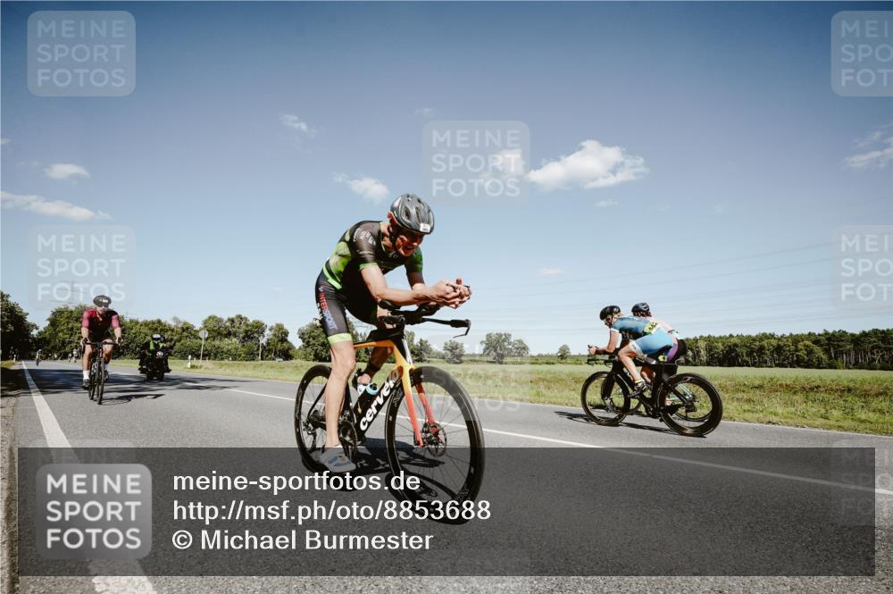 07.09.2025 - 19. Norderstedt Triathlon Michael Burmester http://msf.ph/oto/8853688 07.09.2025 14:49:41 Radfahren 900, 1465, 1484, 1507 meine-sportfotos.de