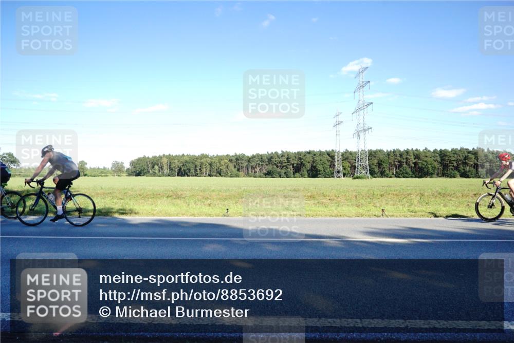 07.09.2025 - 19. Norderstedt Triathlon Michael Burmester http://msf.ph/oto/8853692 07.09.2025 16:04:56 Radfahren 1515 meine-sportfotos.de