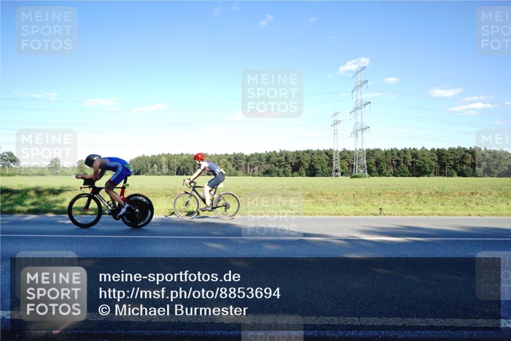 07.09.2025 - 19. Norderstedt Triathlon Michael Burmester http://msf.ph/oto/8853694 07.09.2025 16:04:56 Radfahren 1515 meine-sportfotos.de