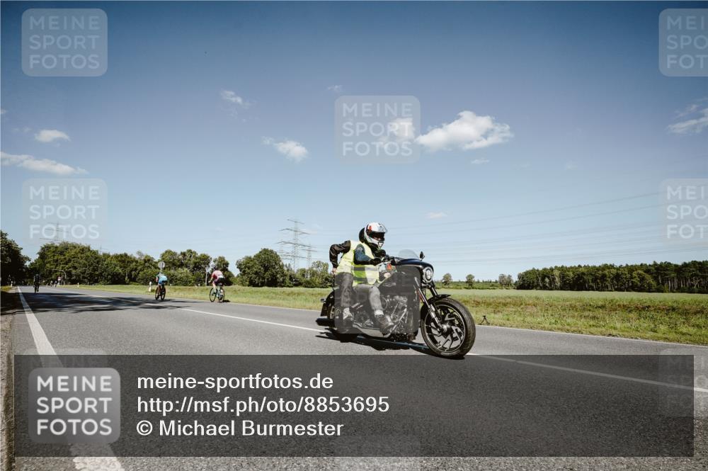 07.09.2025 - 19. Norderstedt Triathlon Michael Burmester http://msf.ph/oto/8853695 07.09.2025 14:49:43 Radfahren 443, 900, 1465, 1484 meine-sportfotos.de