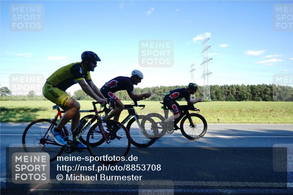 07.09.2025 - 19. Norderstedt Triathlon Michael Burmester http://msf.ph/oto/8853708 07.09.2025 16:05:04 Radfahren 548, 549, 935, 1093, 1096, 1539, 1557 meine-sportfotos.de