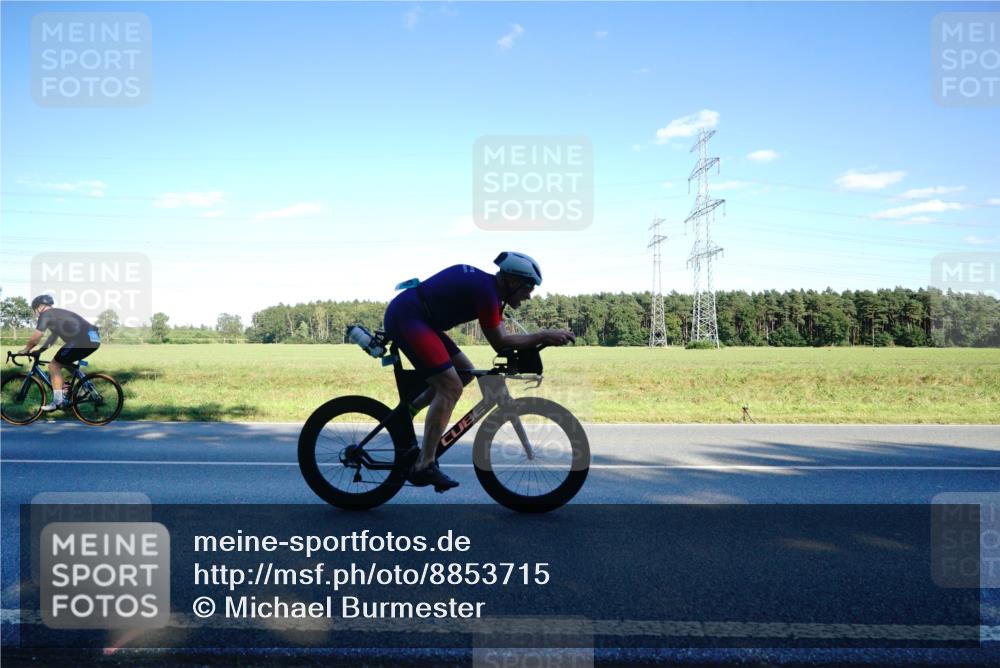 07.09.2025 - 19. Norderstedt Triathlon Michael Burmester http://msf.ph/oto/8853715 07.09.2025 16:05:06 Radfahren 548, 549, 935, 955, 1093, 1096, 1539 meine-sportfotos.de
