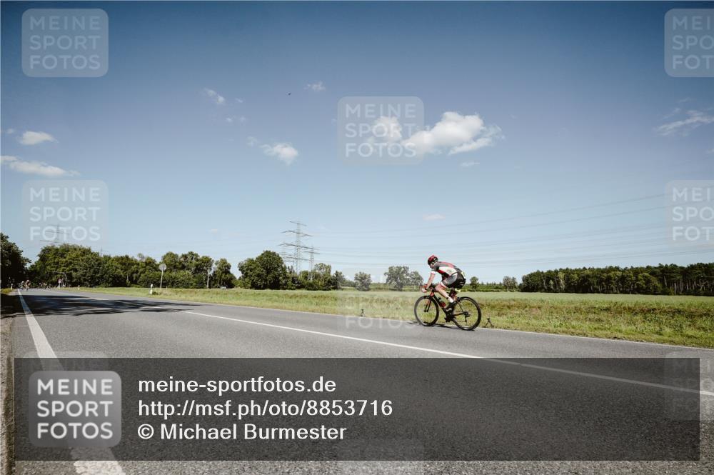 07.09.2025 - 19. Norderstedt Triathlon Michael Burmester http://msf.ph/oto/8853716 07.09.2025 14:50:06 Radfahren 1482 meine-sportfotos.de