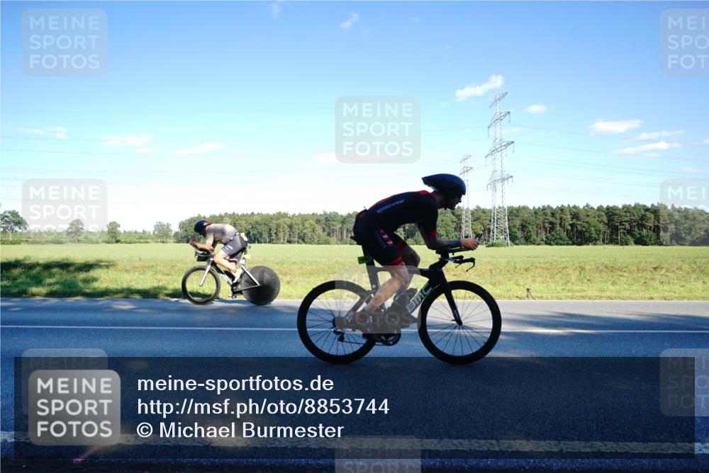 07.09.2025 - 19. Norderstedt Triathlon Michael Burmester http://msf.ph/oto/8853744 07.09.2025 16:05:22 Radfahren 466, 525, 897 meine-sportfotos.de