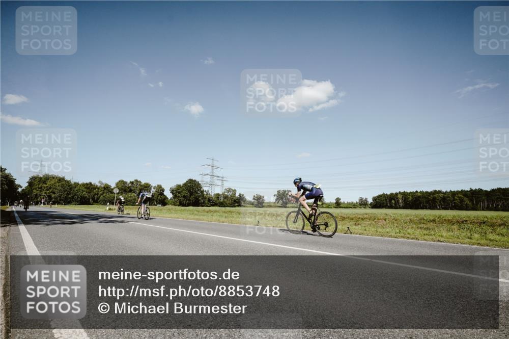 07.09.2025 - 19. Norderstedt Triathlon Michael Burmester http://msf.ph/oto/8853748 07.09.2025 14:50:31 Radfahren 450 meine-sportfotos.de