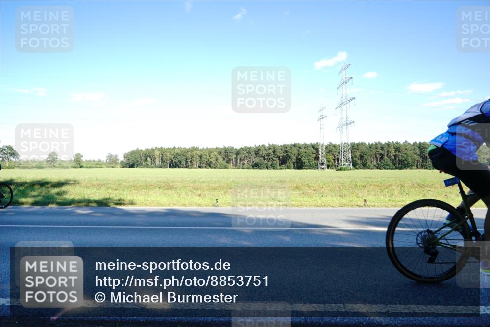 07.09.2025 - 19. Norderstedt Triathlon Michael Burmester http://msf.ph/oto/8853751 07.09.2025 16:05:25 Radfahren 466, 525, 546, 897, 1053, 1072, 1091, 1446 meine-sportfotos.de