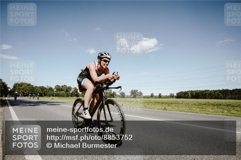 07.09.2025 - 19. Norderstedt Triathlon Michael Burmester http://msf.ph/oto/8853752 07.09.2025 14:50:34 Radfahren 450, 1501 meine-sportfotos.de