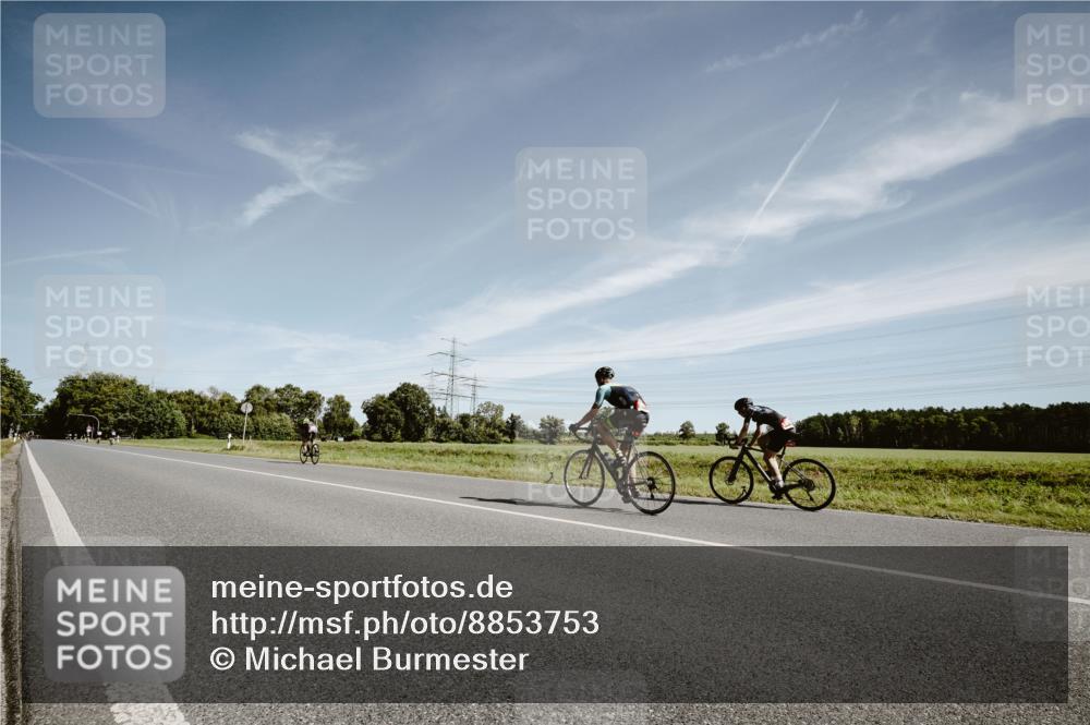 07.09.2025 - 19. Norderstedt Triathlon Michael Burmester http://msf.ph/oto/8853753 07.09.2025 11:53:25 Radfahren 286, 800 meine-sportfotos.de