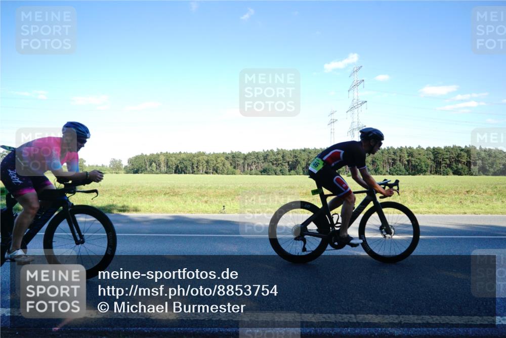 07.09.2025 - 19. Norderstedt Triathlon Michael Burmester http://msf.ph/oto/8853754 07.09.2025 16:05:25 Radfahren 466, 525, 546, 897, 1053, 1072, 1091, 1446 meine-sportfotos.de