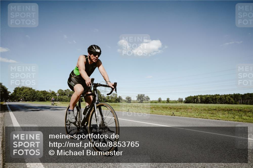 07.09.2025 - 19. Norderstedt Triathlon Michael Burmester http://msf.ph/oto/8853765 07.09.2025 14:50:53 Radfahren 888 meine-sportfotos.de