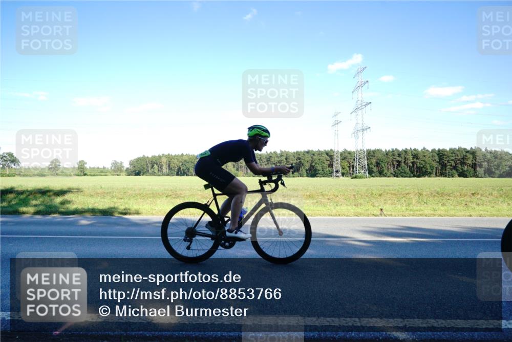 07.09.2025 - 19. Norderstedt Triathlon Michael Burmester http://msf.ph/oto/8853766 07.09.2025 16:05:26 Radfahren 466, 525, 546, 1053, 1072, 1091, 1446 meine-sportfotos.de