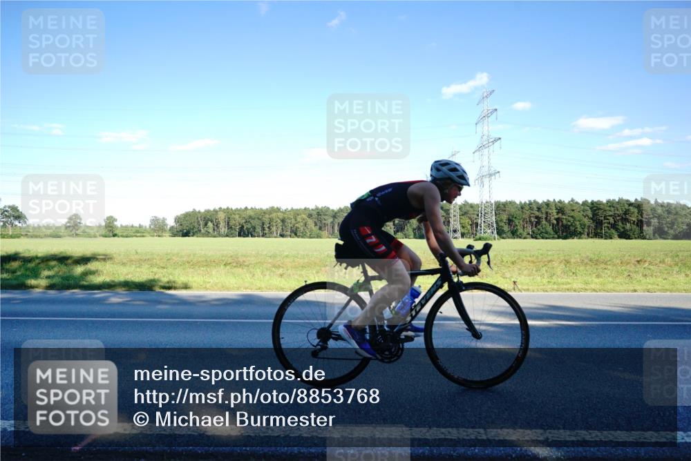 07.09.2025 - 19. Norderstedt Triathlon Michael Burmester http://msf.ph/oto/8853768 07.09.2025 16:05:27 Radfahren 466, 546, 1053, 1072, 1091, 1446 meine-sportfotos.de