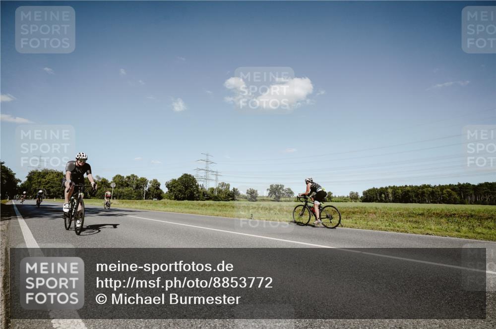 07.09.2025 - 19. Norderstedt Triathlon Michael Burmester http://msf.ph/oto/8853772 07.09.2025 14:51:03 Radfahren 478 meine-sportfotos.de
