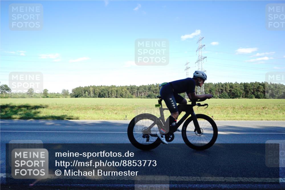 07.09.2025 - 19. Norderstedt Triathlon Michael Burmester http://msf.ph/oto/8853773 07.09.2025 16:05:32 Radfahren 923, 1084, 1549, 1550, 1564, 1631 meine-sportfotos.de