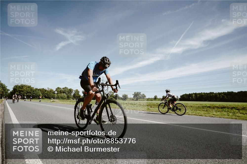 07.09.2025 - 19. Norderstedt Triathlon Michael Burmester http://msf.ph/oto/8853776 07.09.2025 11:53:39 Radfahren 168, 765, 846 meine-sportfotos.de