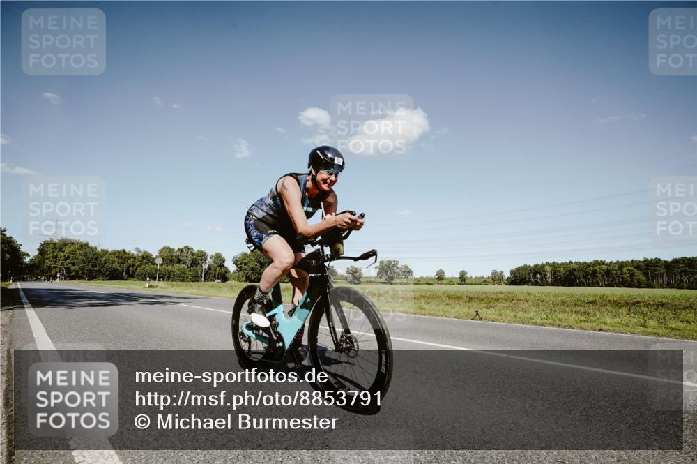 07.09.2025 - 19. Norderstedt Triathlon Michael Burmester http://msf.ph/oto/8853791 07.09.2025 14:51:22 Radfahren 365 meine-sportfotos.de