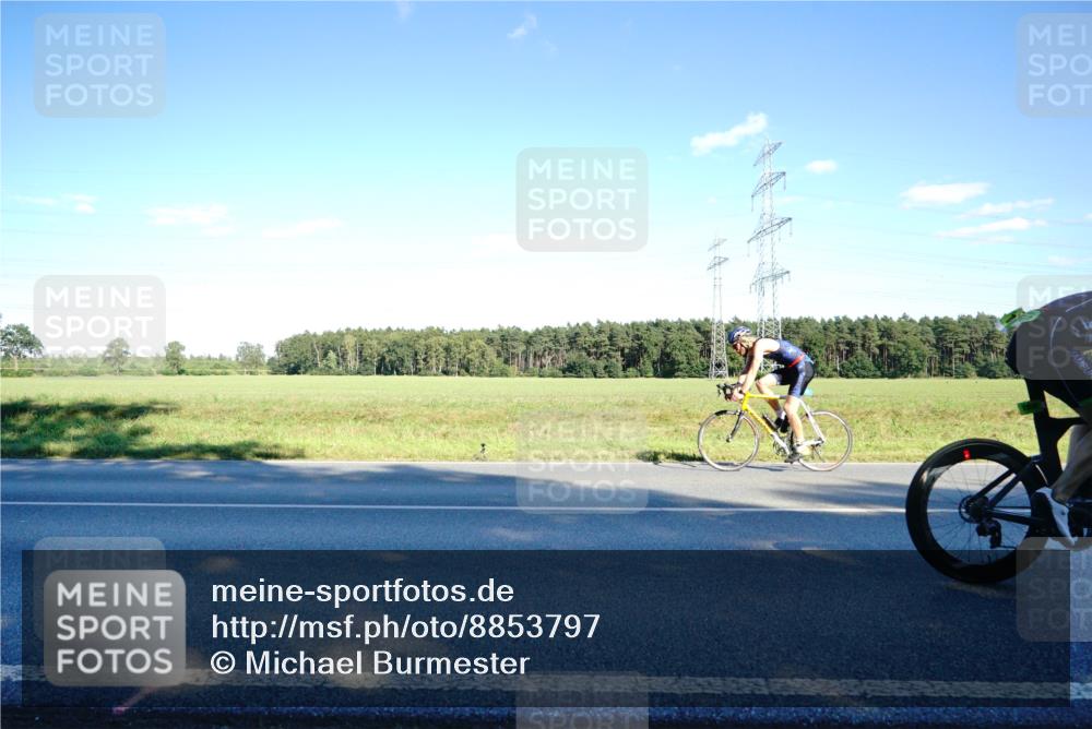 07.09.2025 - 19. Norderstedt Triathlon Michael Burmester http://msf.ph/oto/8853797 07.09.2025 16:05:35 Radfahren 923, 1084, 1092, 1411, 1549, 1550, 1564, 1569, 1630, 1631 meine-sportfotos.de