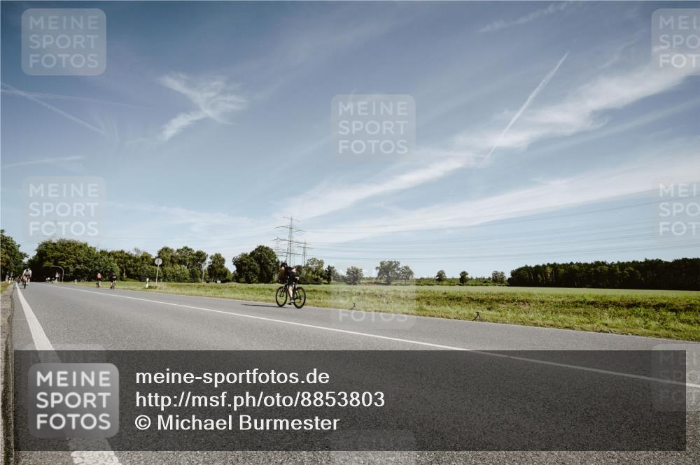 07.09.2025 - 19. Norderstedt Triathlon Michael Burmester http://msf.ph/oto/8853803 07.09.2025 11:54:07 Radfahren  meine-sportfotos.de