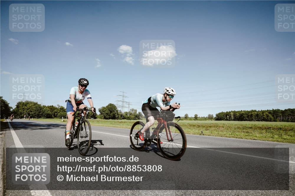 07.09.2025 - 19. Norderstedt Triathlon Michael Burmester http://msf.ph/oto/8853808 07.09.2025 14:51:45 Radfahren 379, 407, 982 meine-sportfotos.de