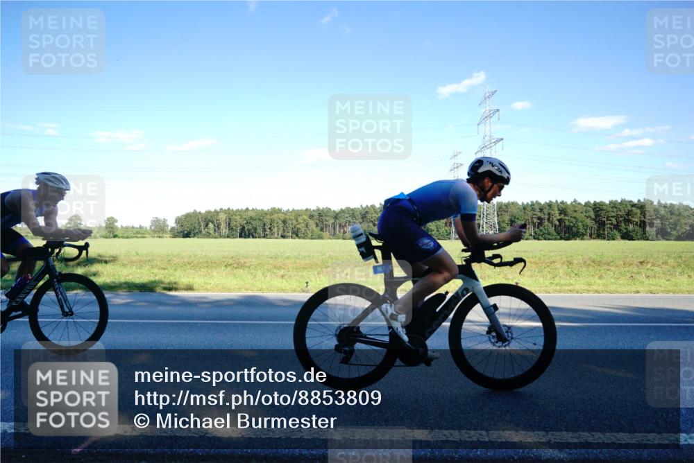07.09.2025 - 19. Norderstedt Triathlon Michael Burmester http://msf.ph/oto/8853809 07.09.2025 16:05:39 Radfahren 362, 521, 864, 903, 1092, 1411, 1569, 1603, 1630 meine-sportfotos.de