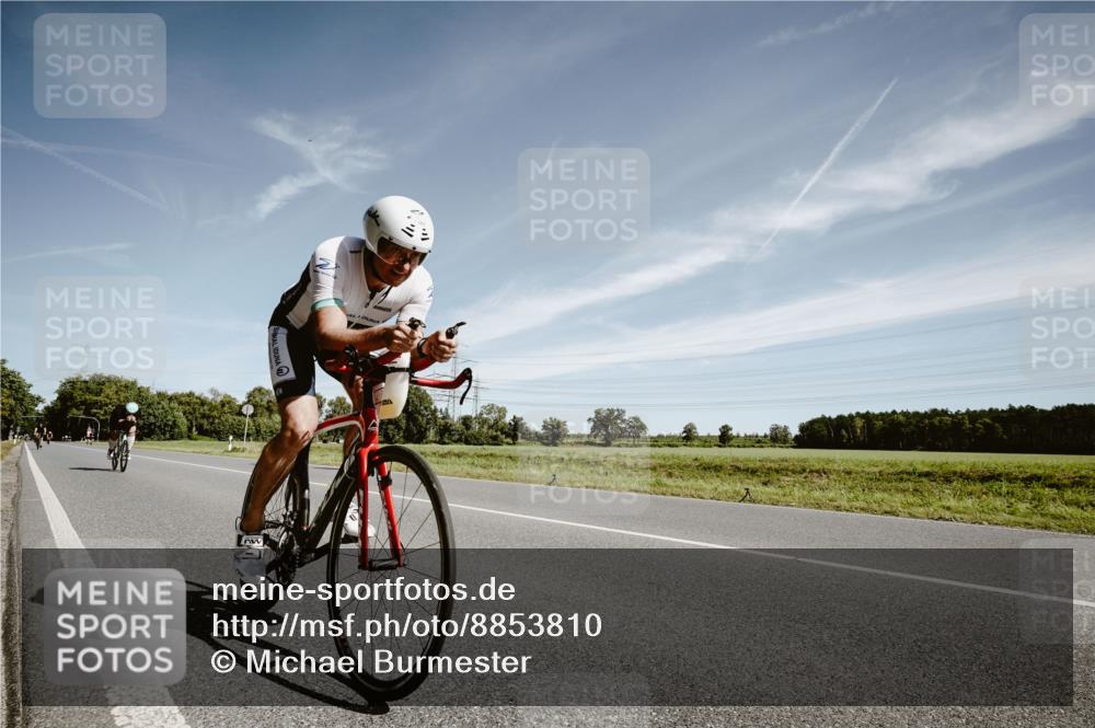 07.09.2025 - 19. Norderstedt Triathlon Michael Burmester http://msf.ph/oto/8853810 07.09.2025 11:54:13 Radfahren 281, 861, 1363 meine-sportfotos.de