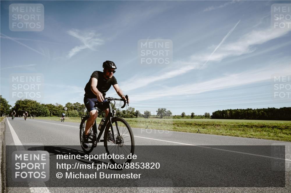 07.09.2025 - 19. Norderstedt Triathlon Michael Burmester http://msf.ph/oto/8853820 07.09.2025 11:54:19 Radfahren 287 meine-sportfotos.de
