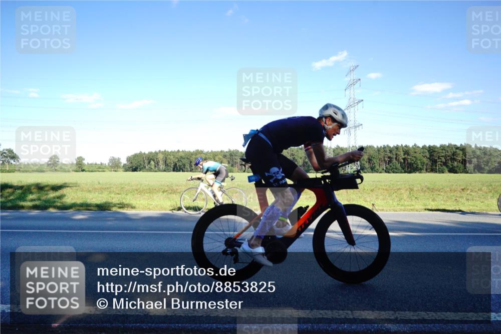 07.09.2025 - 19. Norderstedt Triathlon Michael Burmester http://msf.ph/oto/8853825 07.09.2025 16:05:49 Radfahren 902, 939, 1460, 1573 meine-sportfotos.de