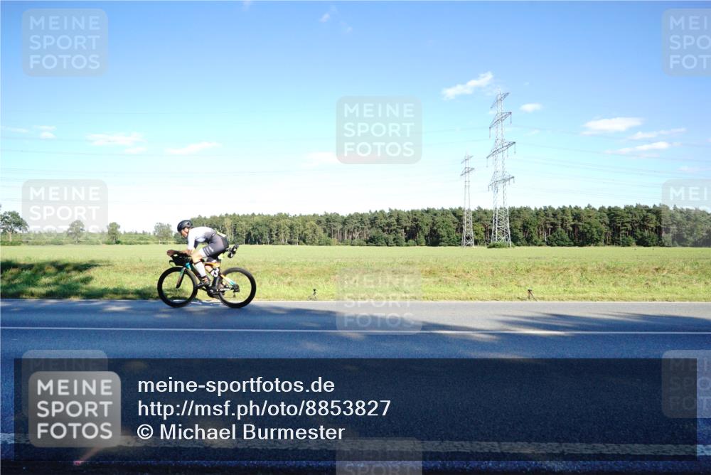 07.09.2025 - 19. Norderstedt Triathlon Michael Burmester http://msf.ph/oto/8853827 07.09.2025 16:05:49 Radfahren 902, 939, 1460, 1573 meine-sportfotos.de