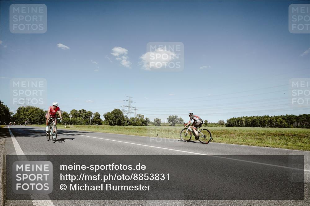 07.09.2025 - 19. Norderstedt Triathlon Michael Burmester http://msf.ph/oto/8853831 07.09.2025 14:52:17 Radfahren 897 meine-sportfotos.de