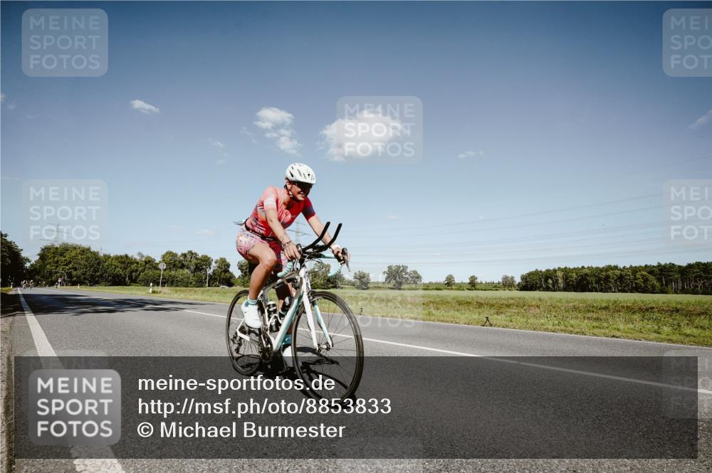 07.09.2025 - 19. Norderstedt Triathlon Michael Burmester http://msf.ph/oto/8853833 07.09.2025 14:52:18 Radfahren 897 meine-sportfotos.de