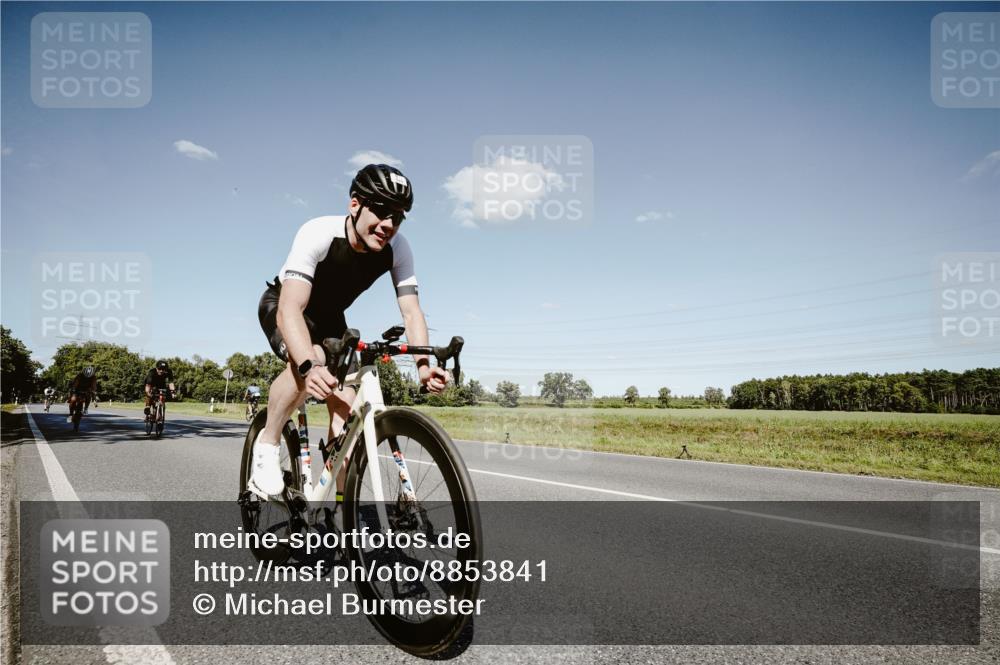 07.09.2025 - 19. Norderstedt Triathlon Michael Burmester http://msf.ph/oto/8853841 07.09.2025 14:52:26 Radfahren 420, 428, 1434, 1486, 1502 meine-sportfotos.de