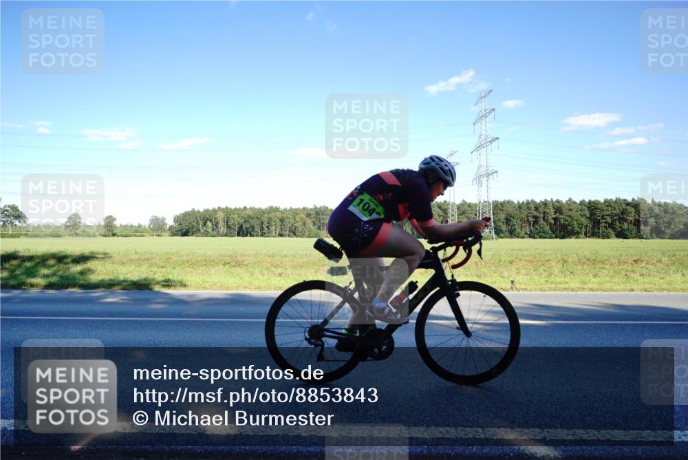 07.09.2025 - 19. Norderstedt Triathlon Michael Burmester http://msf.ph/oto/8853843 07.09.2025 16:05:55 Radfahren 1046 meine-sportfotos.de