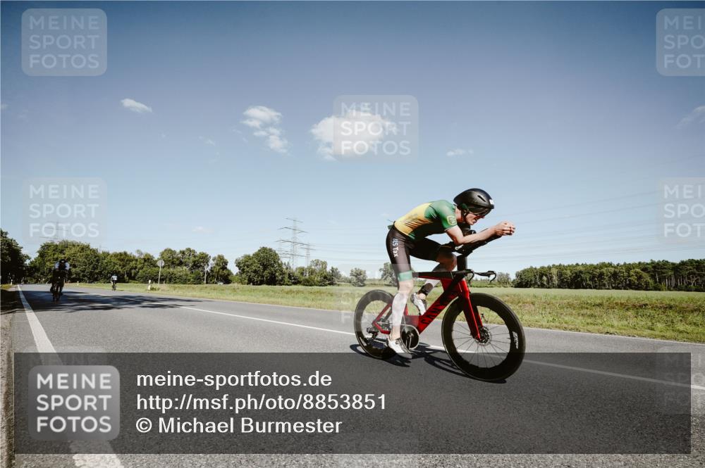 07.09.2025 - 19. Norderstedt Triathlon Michael Burmester http://msf.ph/oto/8853851 07.09.2025 14:52:28 Radfahren 364, 420, 428, 1434, 1486, 1502 meine-sportfotos.de
