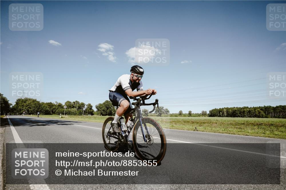 07.09.2025 - 19. Norderstedt Triathlon Michael Burmester http://msf.ph/oto/8853855 07.09.2025 14:52:30 Radfahren 364, 428, 1486, 1502 meine-sportfotos.de
