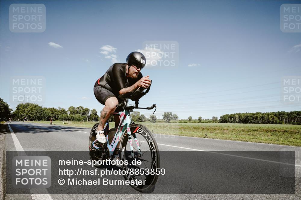 07.09.2025 - 19. Norderstedt Triathlon Michael Burmester http://msf.ph/oto/8853859 07.09.2025 14:52:38 Radfahren 1459 meine-sportfotos.de