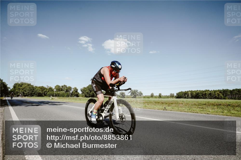 07.09.2025 - 19. Norderstedt Triathlon Michael Burmester http://msf.ph/oto/8853861 07.09.2025 14:52:43 Radfahren 884 meine-sportfotos.de