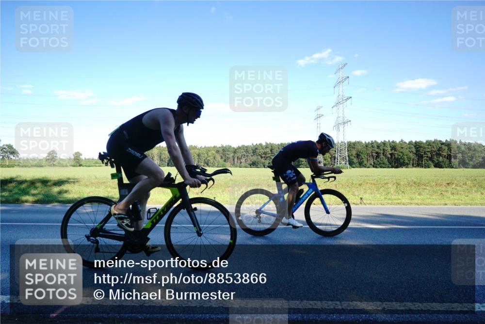 07.09.2025 - 19. Norderstedt Triathlon Michael Burmester http://msf.ph/oto/8853866 07.09.2025 16:06:04 Radfahren 418, 490, 878, 889, 1534, 1619 meine-sportfotos.de