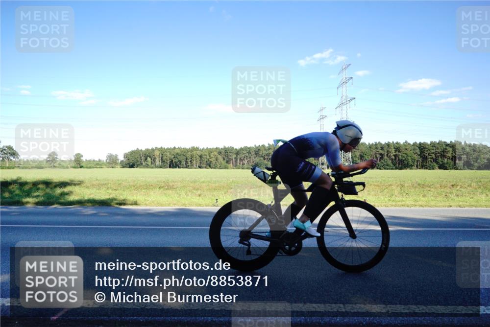 07.09.2025 - 19. Norderstedt Triathlon Michael Burmester http://msf.ph/oto/8853871 07.09.2025 16:06:10 Radfahren 1071 meine-sportfotos.de