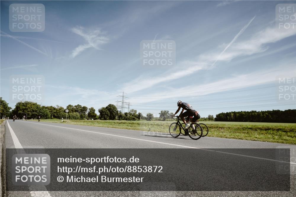 07.09.2025 - 19. Norderstedt Triathlon Michael Burmester http://msf.ph/oto/8853872 07.09.2025 11:54:51 Radfahren 1272 meine-sportfotos.de