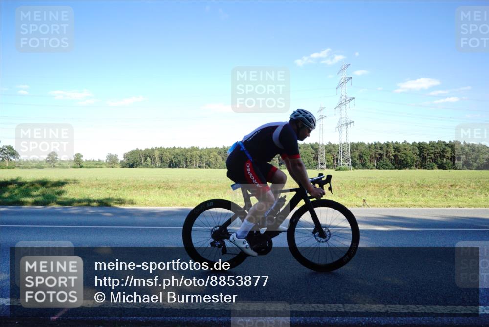 07.09.2025 - 19. Norderstedt Triathlon Michael Burmester http://msf.ph/oto/8853877 07.09.2025 16:06:15 Radfahren 931, 1581 meine-sportfotos.de