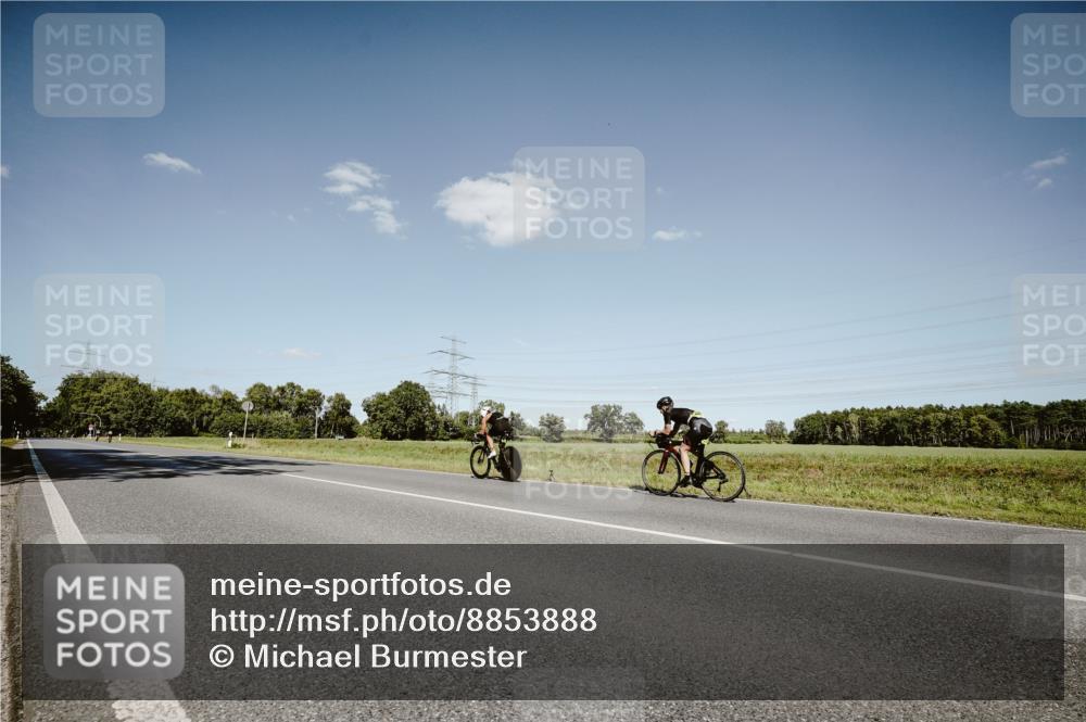07.09.2025 - 19. Norderstedt Triathlon Michael Burmester http://msf.ph/oto/8853888 07.09.2025 14:53:04 Radfahren 1466 meine-sportfotos.de