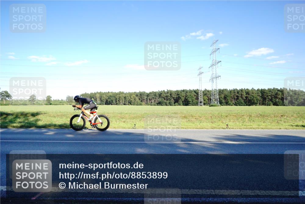07.09.2025 - 19. Norderstedt Triathlon Michael Burmester http://msf.ph/oto/8853899 07.09.2025 16:06:29 Radfahren 871, 1056, 1083, 1561 meine-sportfotos.de