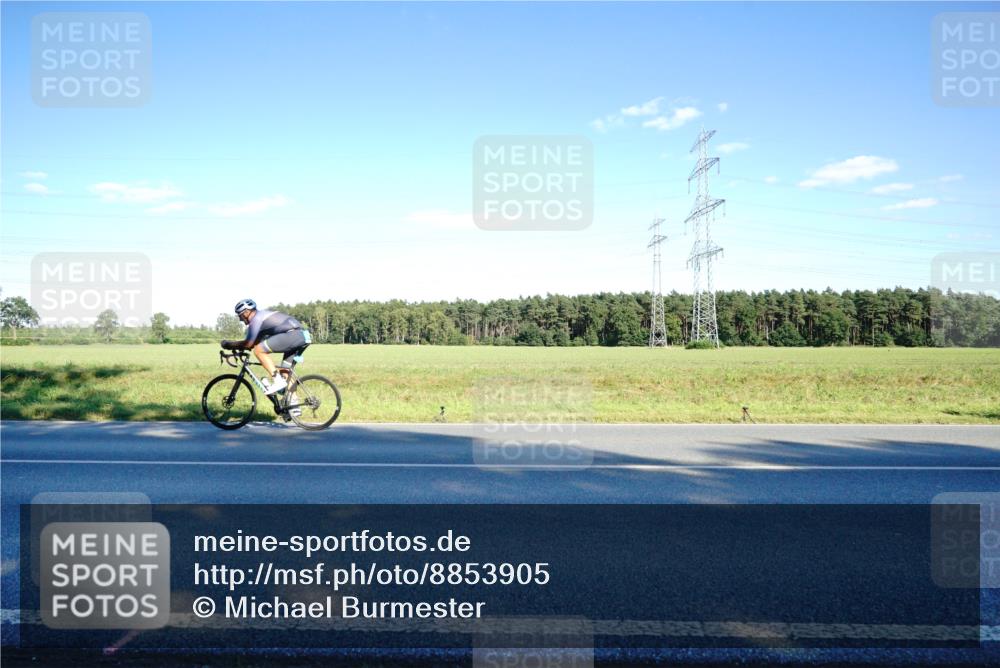 07.09.2025 - 19. Norderstedt Triathlon Michael Burmester http://msf.ph/oto/8853905 07.09.2025 16:06:31 Radfahren 491, 871, 1056, 1083, 1561 meine-sportfotos.de