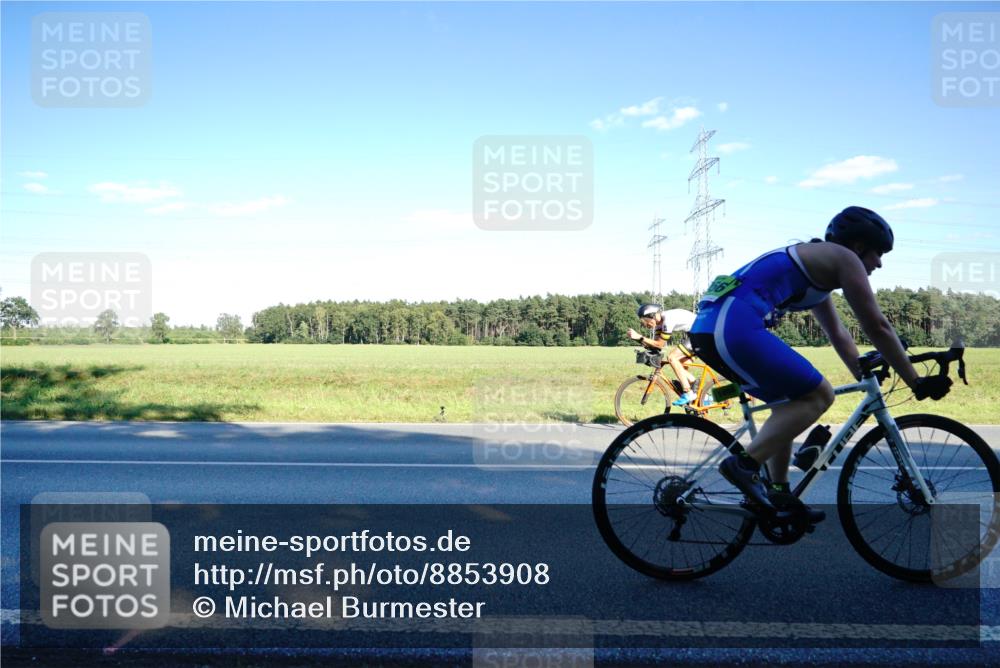 07.09.2025 - 19. Norderstedt Triathlon Michael Burmester http://msf.ph/oto/8853908 07.09.2025 16:06:32 Radfahren 491, 871, 1056, 1083, 1561 meine-sportfotos.de
