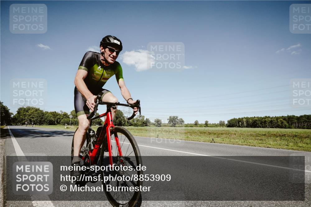 07.09.2025 - 19. Norderstedt Triathlon Michael Burmester http://msf.ph/oto/8853909 07.09.2025 14:53:20 Radfahren 1483 meine-sportfotos.de