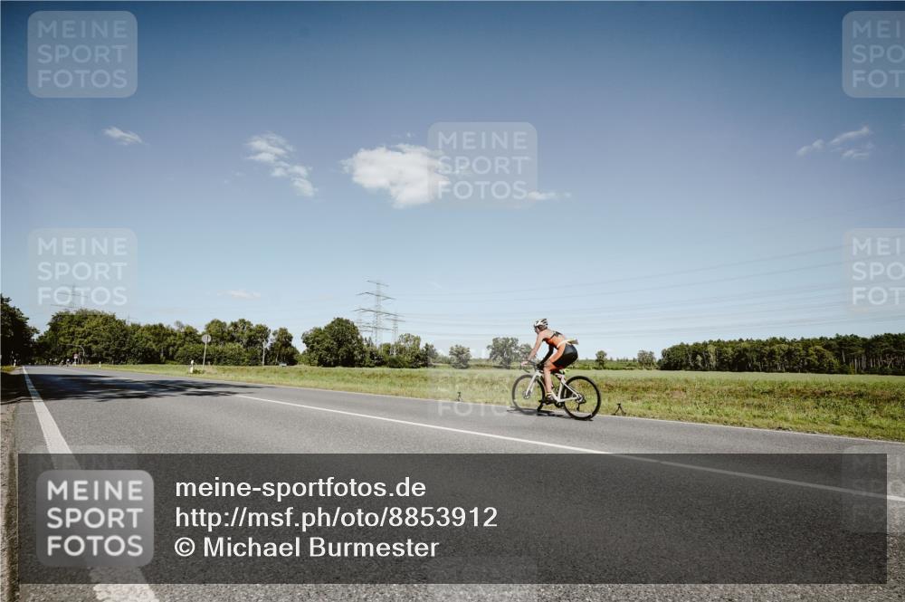 07.09.2025 - 19. Norderstedt Triathlon Michael Burmester http://msf.ph/oto/8853912 07.09.2025 14:53:25 Radfahren  meine-sportfotos.de
