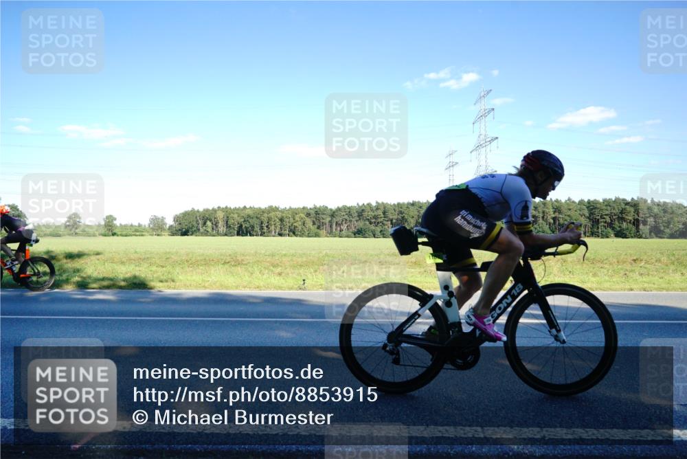 07.09.2025 - 19. Norderstedt Triathlon Michael Burmester http://msf.ph/oto/8853915 07.09.2025 16:06:35 Radfahren 491, 1056, 1107 meine-sportfotos.de