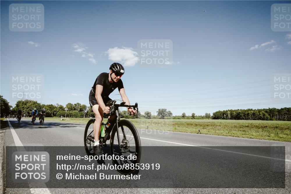 07.09.2025 - 19. Norderstedt Triathlon Michael Burmester http://msf.ph/oto/8853919 07.09.2025 14:53:44 Radfahren 373, 917, 1416, 1462 meine-sportfotos.de